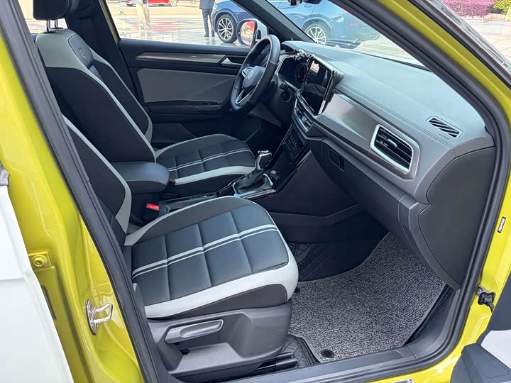 Фото 9 - Volkswagen T-Roc