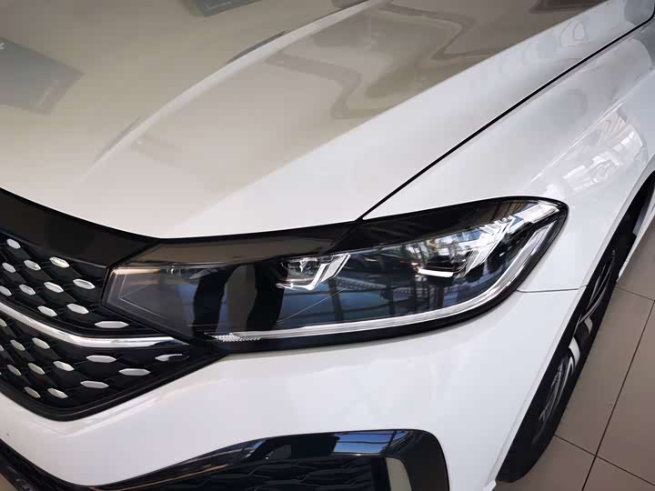 Фото 4 - Volkswagen Lavida