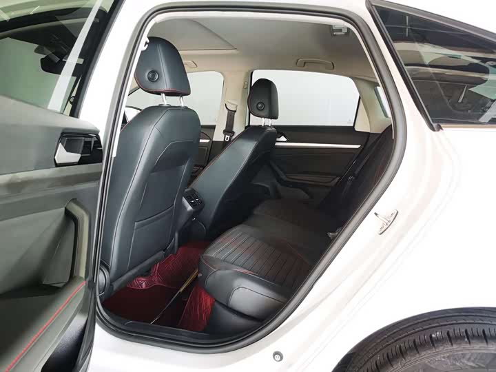 Фото 9 - Volkswagen Lavida