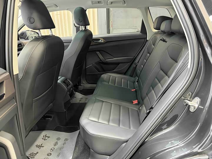 Фото 7 - Volkswagen Tharu