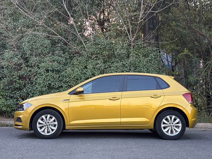 Фото 2 - Volkswagen Polo