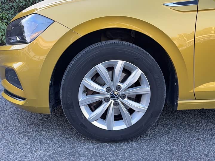 Фото 8 - Volkswagen Polo