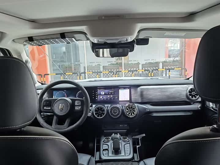 Фото 9 - Tank 300