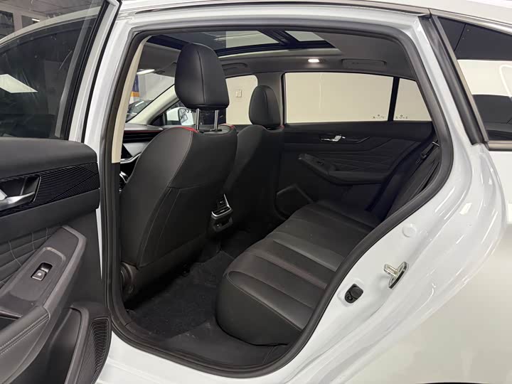 Photo 7 - Dongfeng Aeolus Yixuan Max