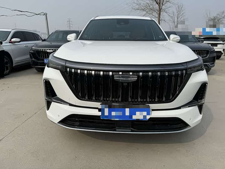 Фото 2 - Geely Atlas L