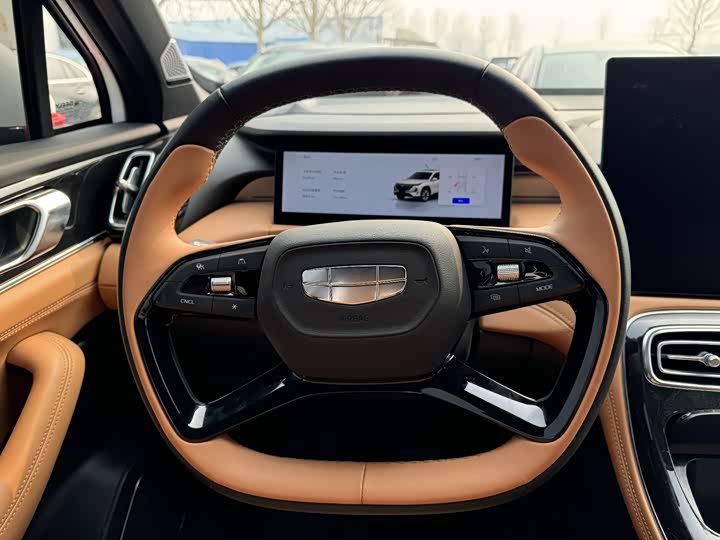Фото 7 - Geely Atlas L