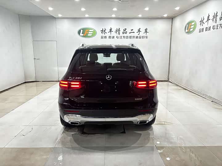 Фото 5 - Mercedes-Benz GLB-Class