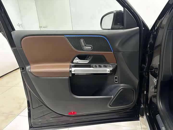 Фото 9 - Mercedes-Benz GLB-Class