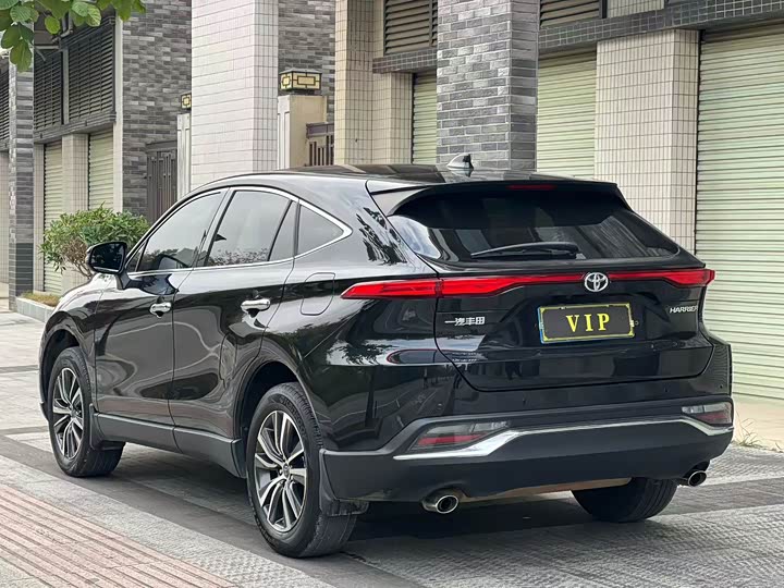 Фото 4 - Toyota Harrier
