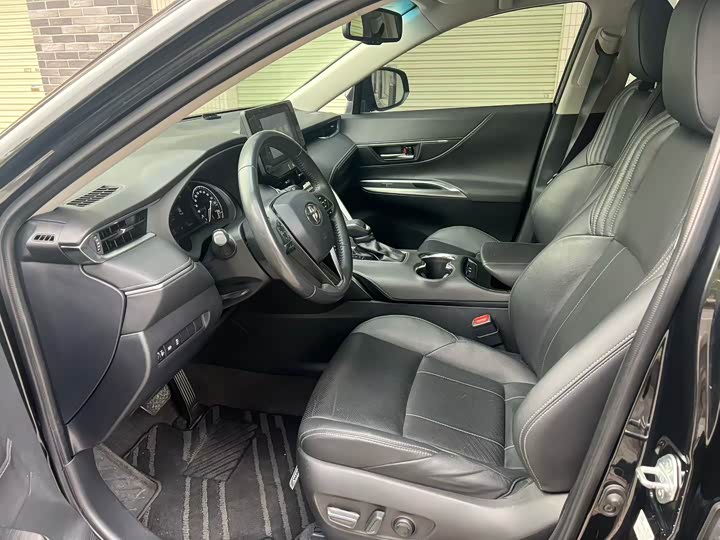 Фото 5 - Toyota Harrier