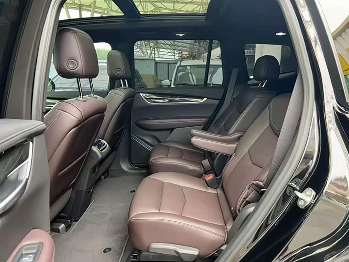 Фото 4 - Cadillac XT6