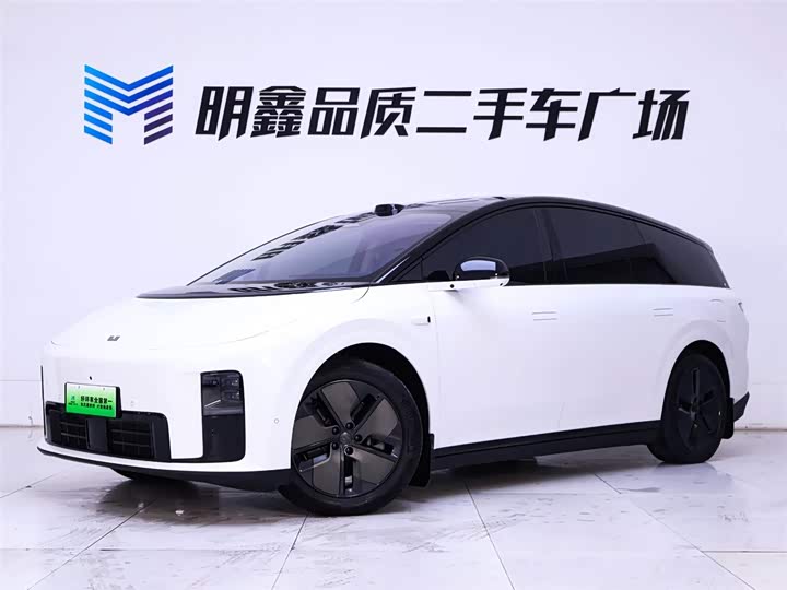 Фото 2 - LiXiang i8