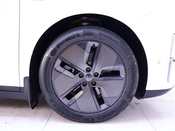 Фото 6 - LiXiang i8