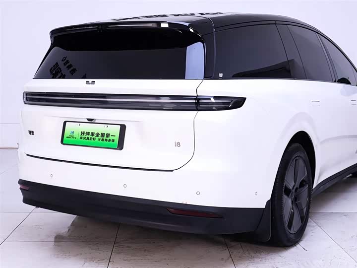 Фото 8 - LiXiang i8