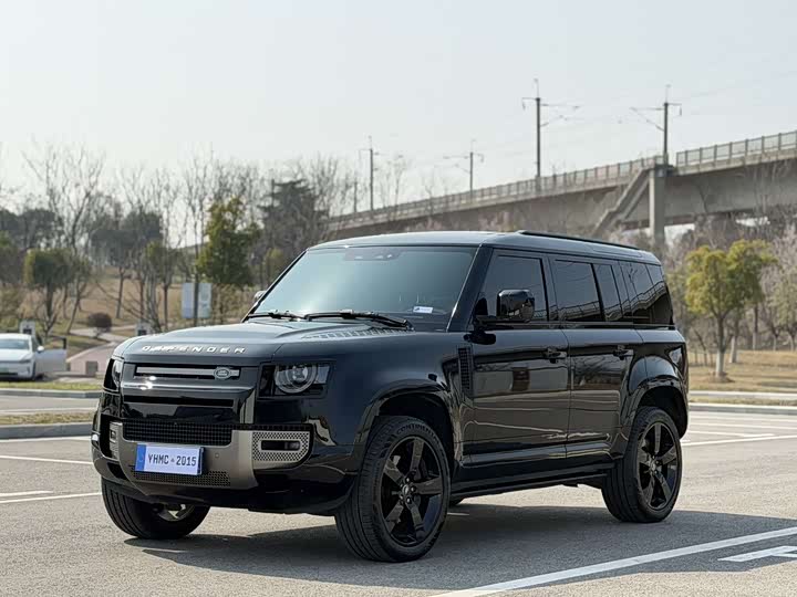 Photo 1 - Land Rover Defender