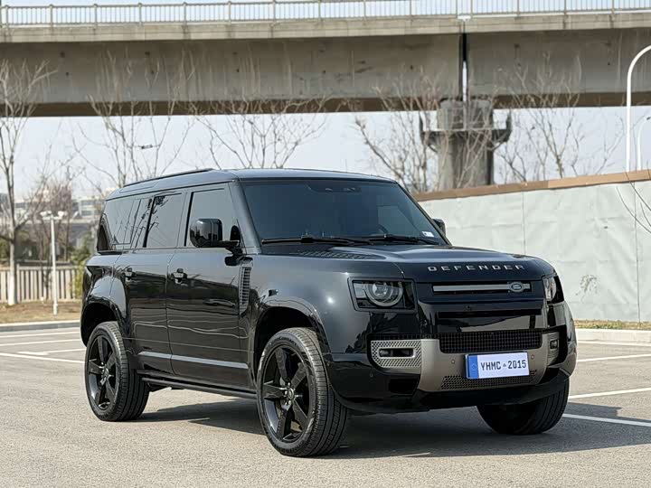 Photo 3 - Land Rover Defender