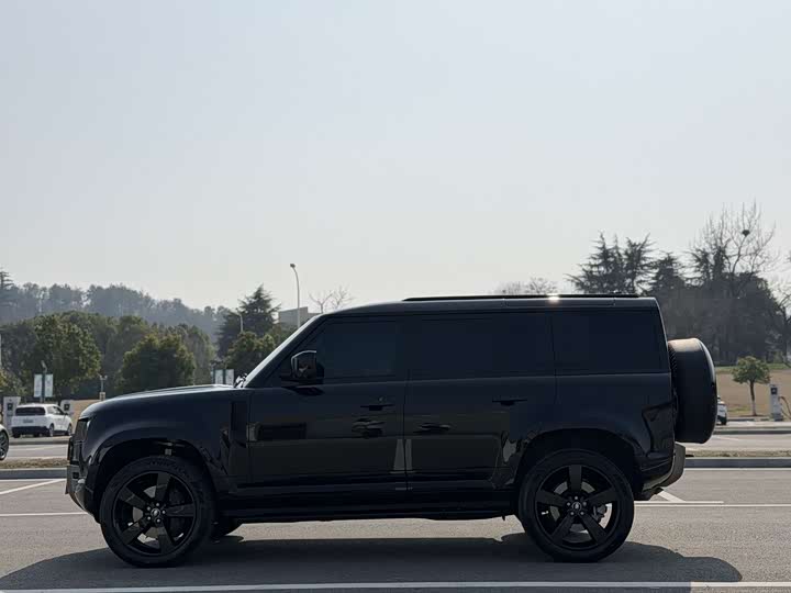 Photo 4 - Land Rover Defender