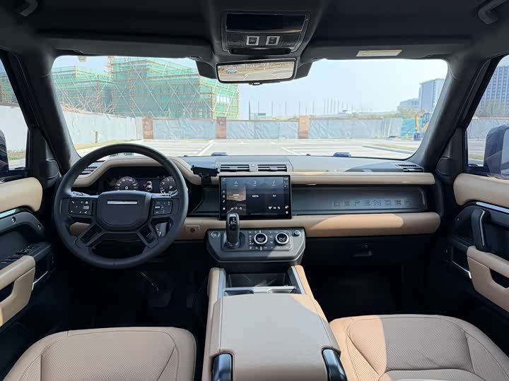 Photo 7 - Land Rover Defender