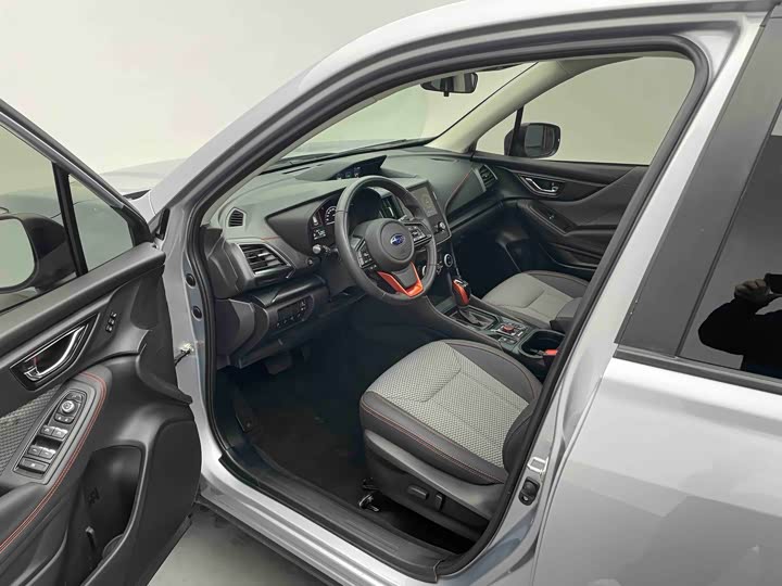 Фото 9 - Subaru Forester