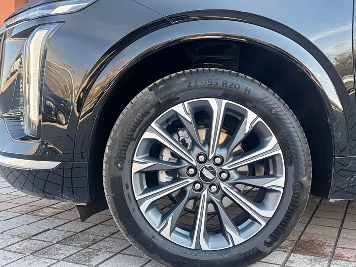 Фото 5 - Cadillac XT5