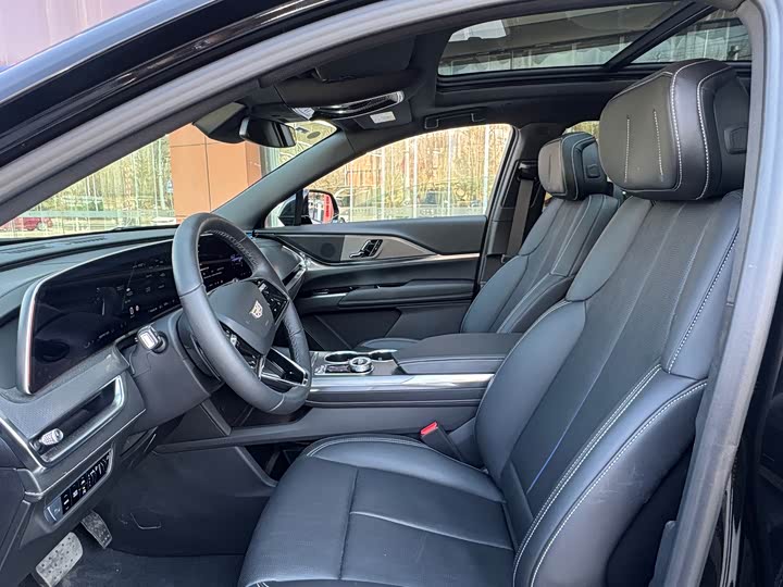 Фото 8 - Cadillac XT5