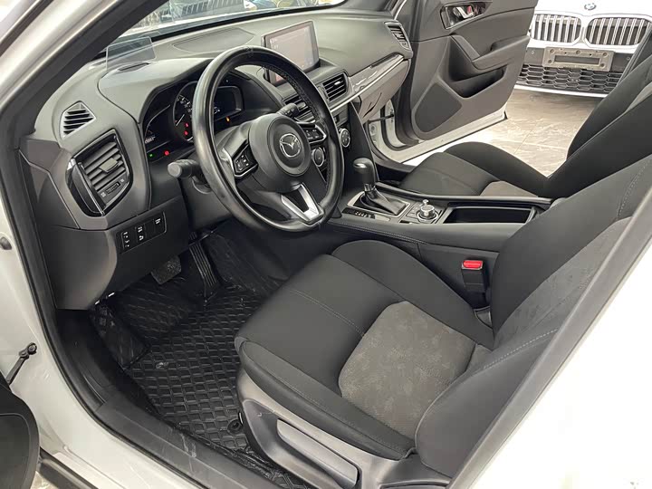 Фото 5 - Mazda CX-4