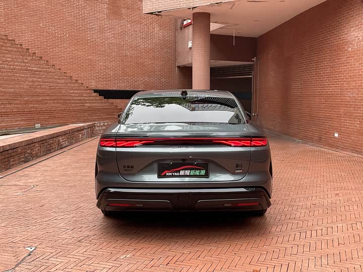 Фото 4 - BYD Han L