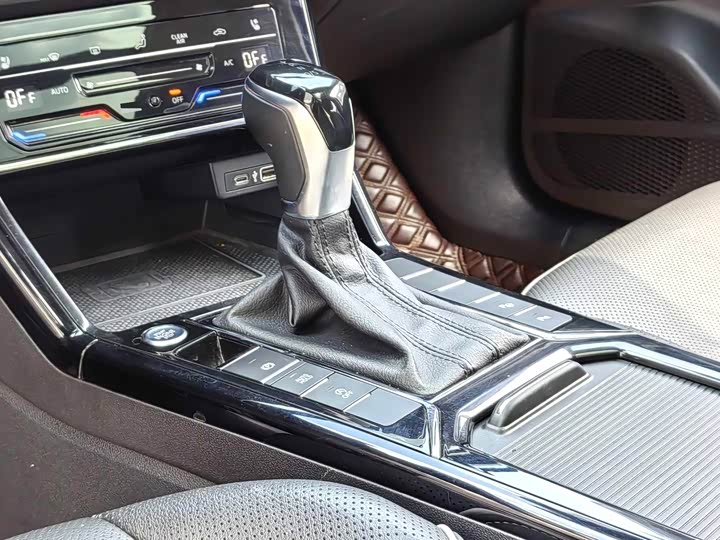 Фото 4 - Volkswagen Passat