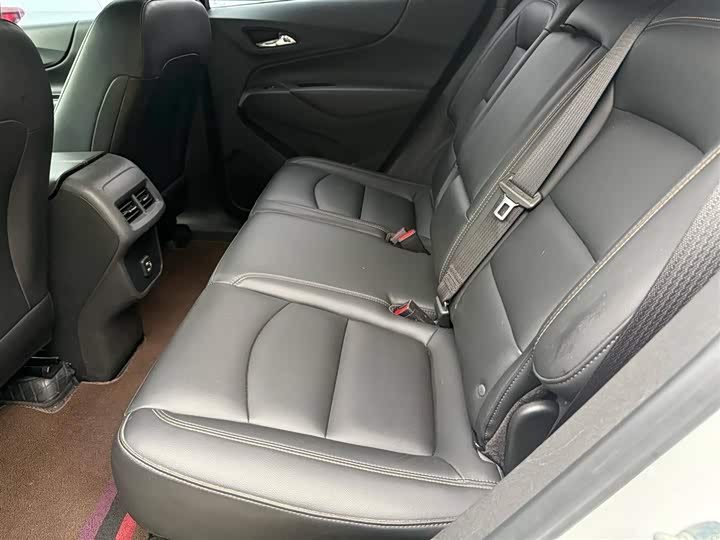 Фото 5 - Chevrolet Equinox