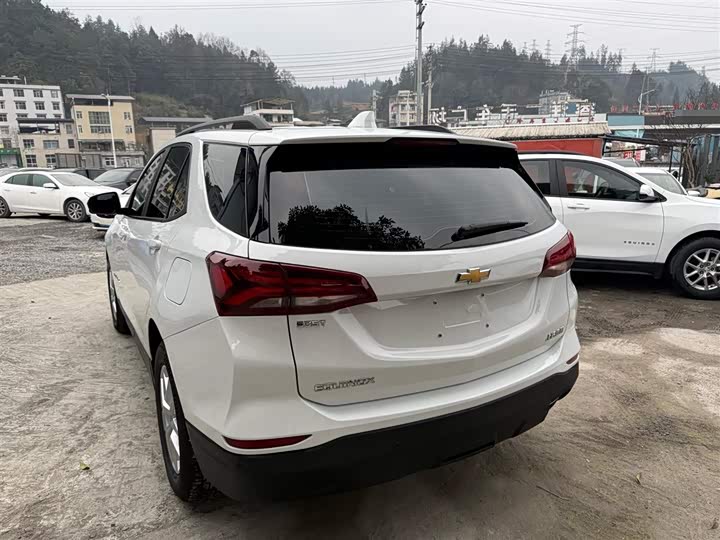 Фото 8 - Chevrolet Equinox