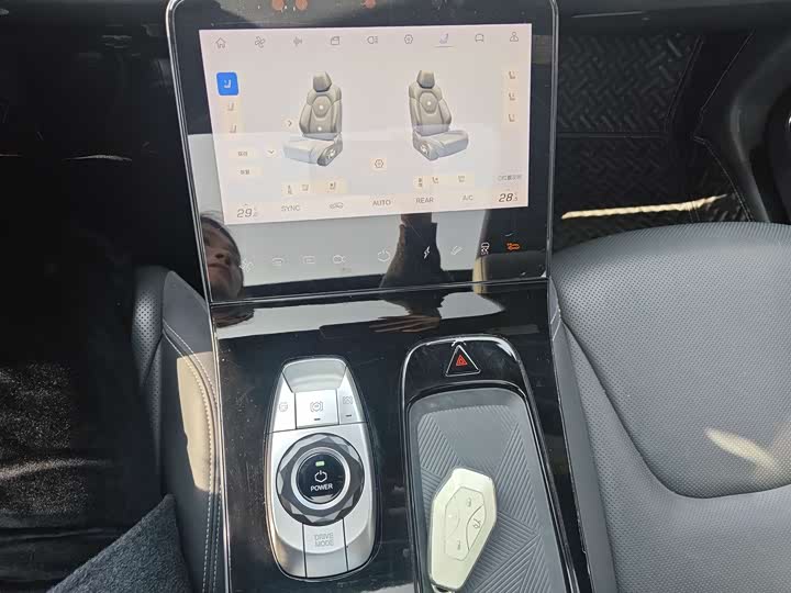 Фото 6 - BAIC Arcfox Alpha T