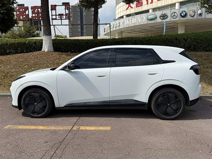 Фото 3 - BAIC Arcfox T1