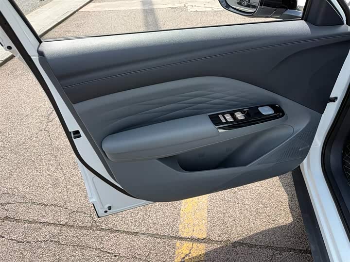 Фото 6 - BAIC Arcfox T1