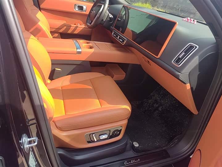 Фото 8 - LiXiang L8