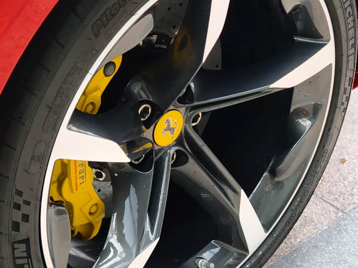 Фото 7 - Ferrari SF90