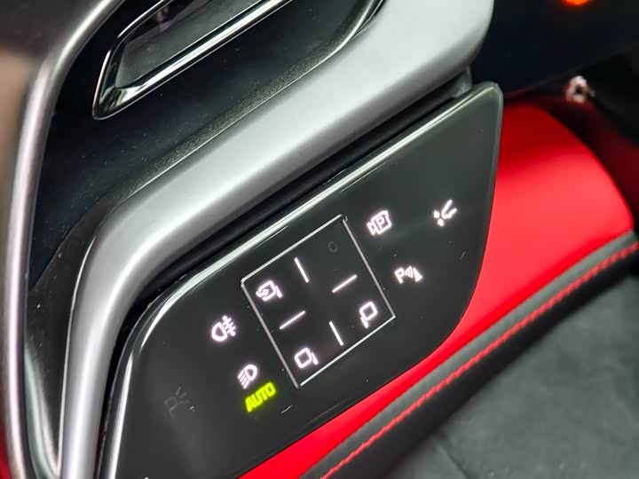 Фото 8 - Ferrari SF90