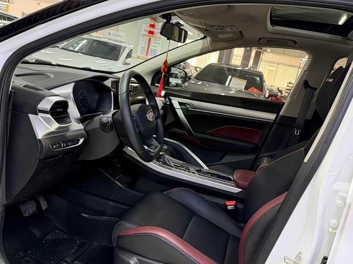 Фото 5 - Geely Coolray