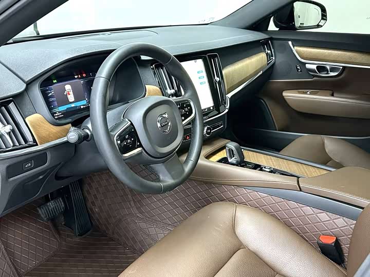 Фото 4 - Volvo S90