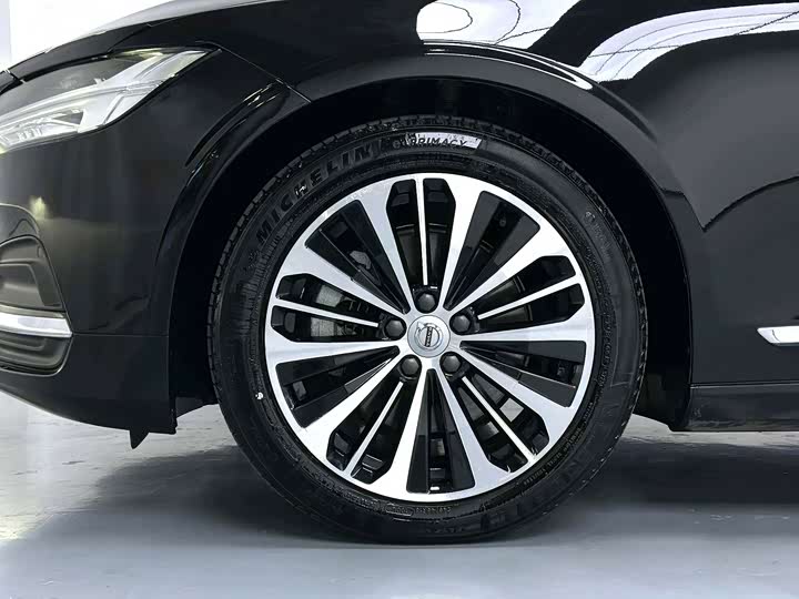 Фото 5 - Volvo S90