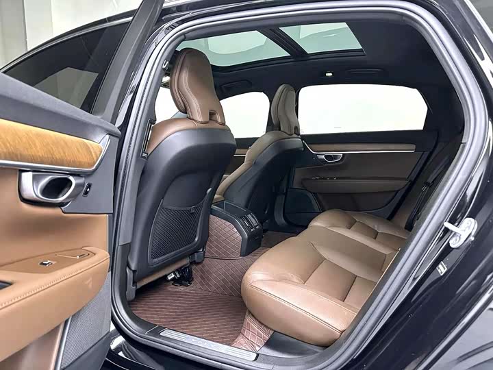 Фото 8 - Volvo S90