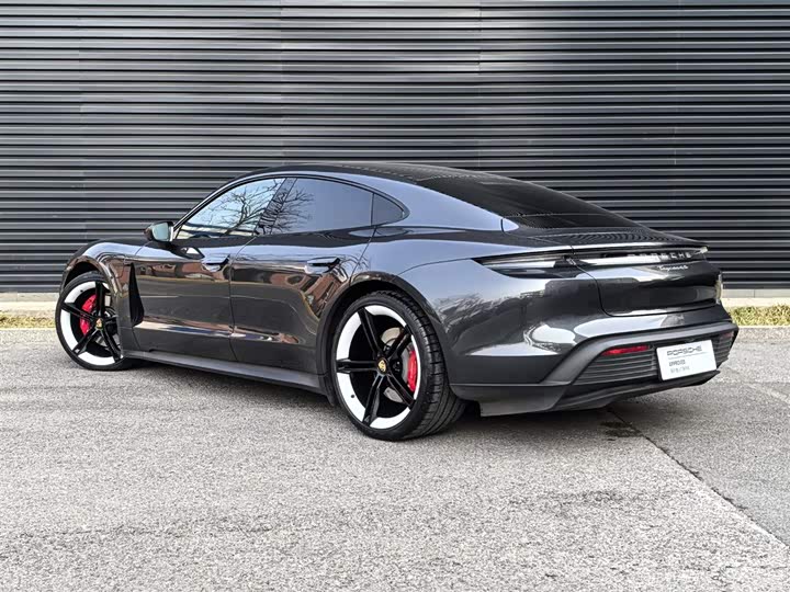 Фото 3 - Porsche Taycan