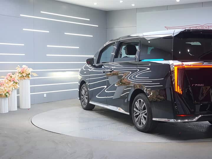 Photo 5 - GAC Trumpchi M8