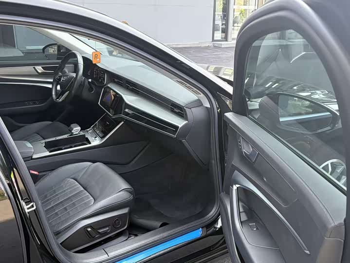 Photo 7 - Audi A6L