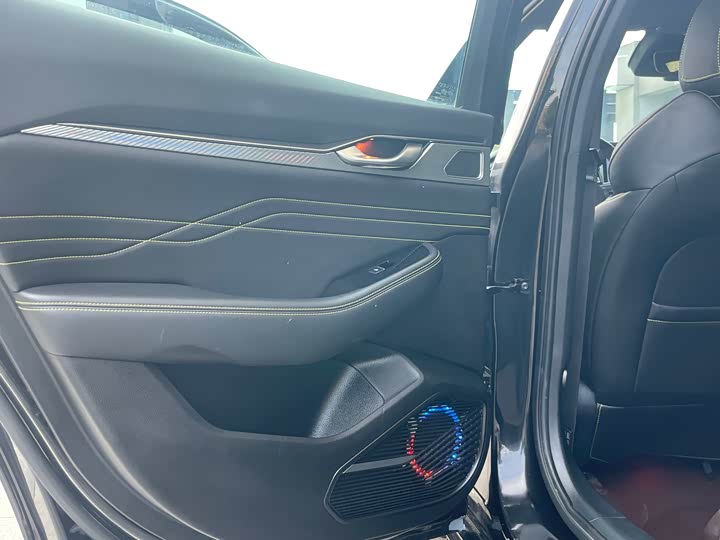 Фото 9 - Geely Preface