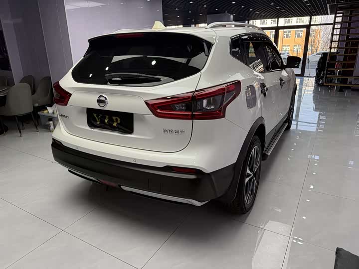 Фото 8 - Nissan Qashqai