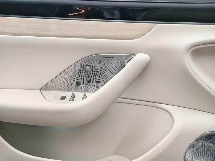 Фото 8 - Luxeed S7