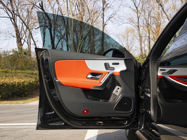 Фото 9 - Mercedes-Benz CLA-Class AMG