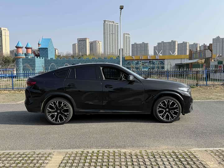 Фото 4 - BMW X6 M