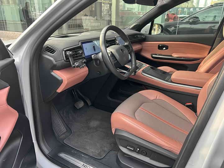 Фото 8 - Nio EC6