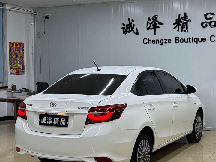 Фото 6 - Toyota Vios